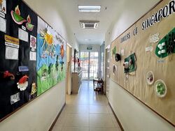 Flower Road (D19), Retail #627545641
